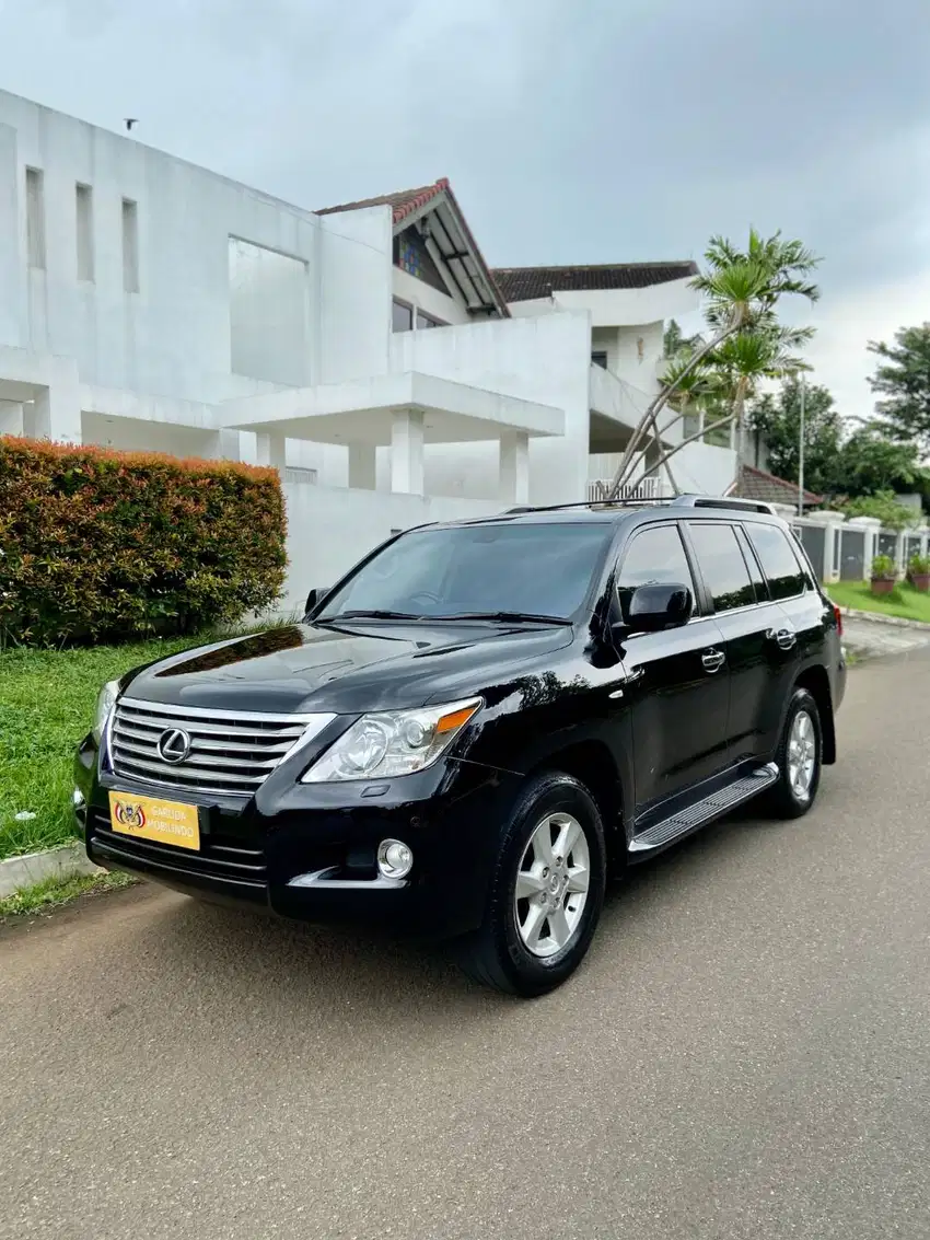 DIJUAL LEXUS LX 570 TAHUN 2011 GOOD CONDITION