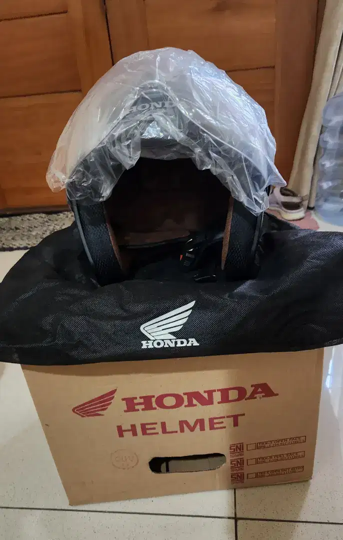 Helm original Honda Forza
