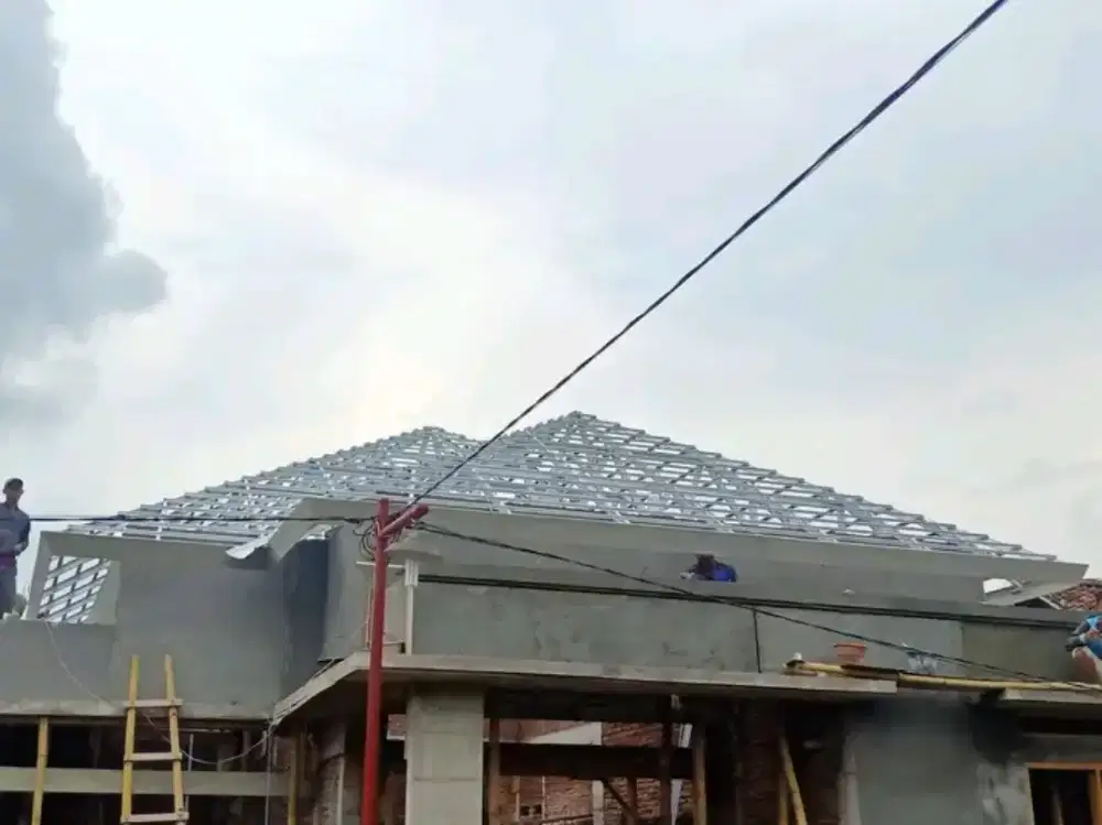 Terpasang atap rumah baja ringan dan palfon pvc murah