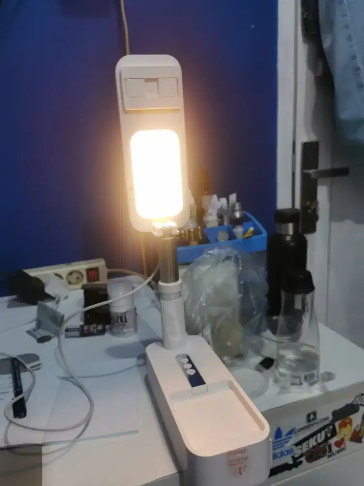 Tripod HP untuk live merkUSAMS (Multifunctional live show phone stand)