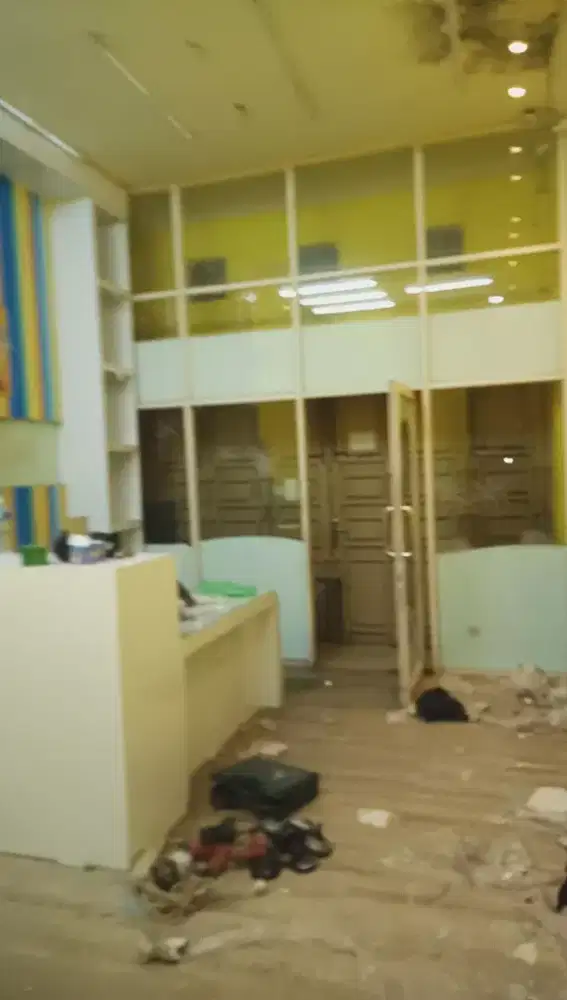 Pintu sekat partisi kaca