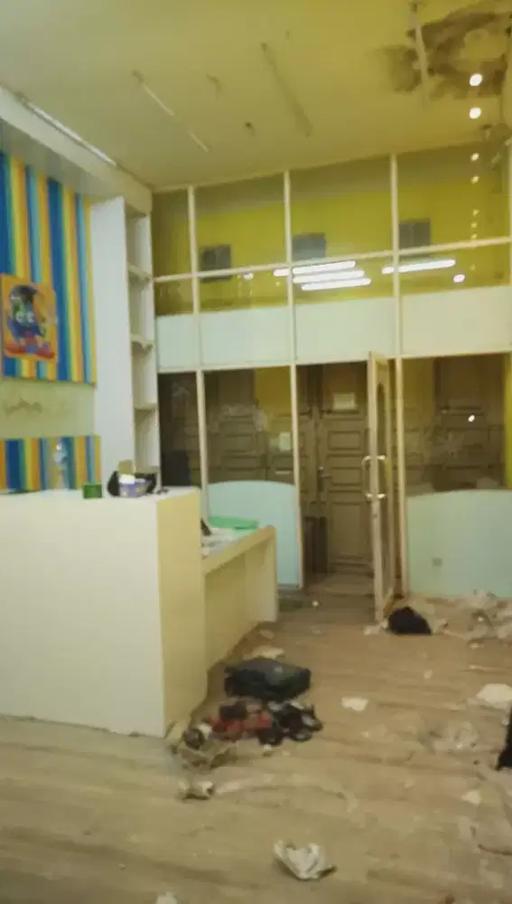 Pintu sekat partisi kaca