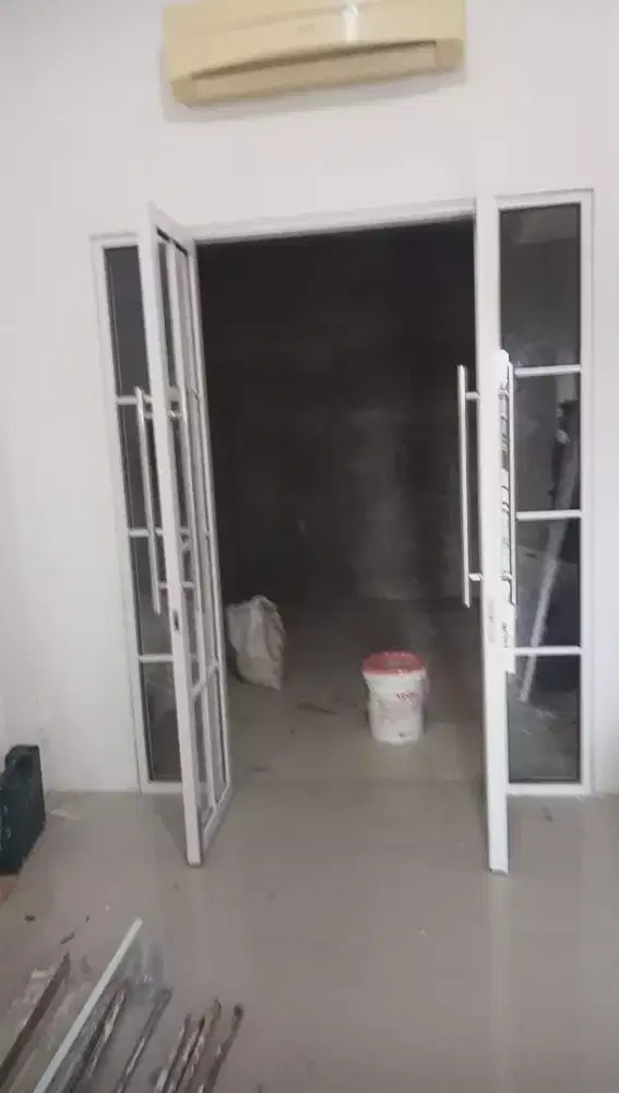 Pintu sekat partisi kaca