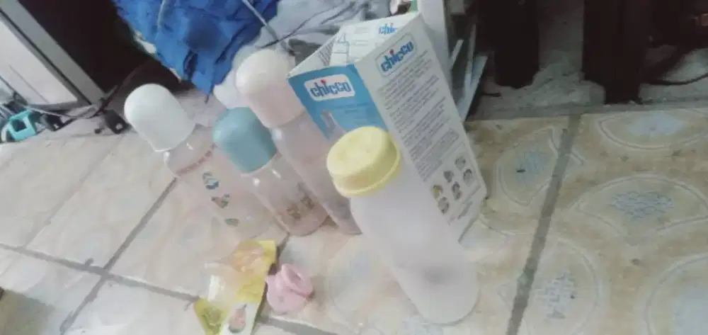 Se paket botol susu baby berkualitas brg baru hrg murah se lg ada cpt