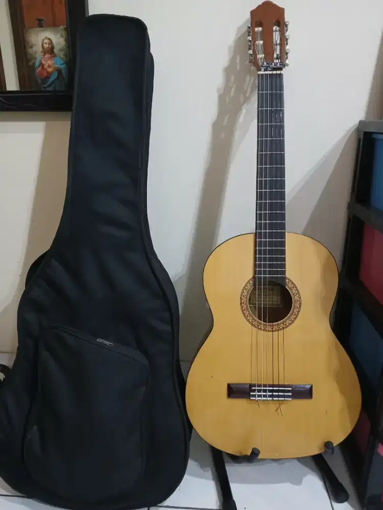 Jual gitar klasik OSMOND.