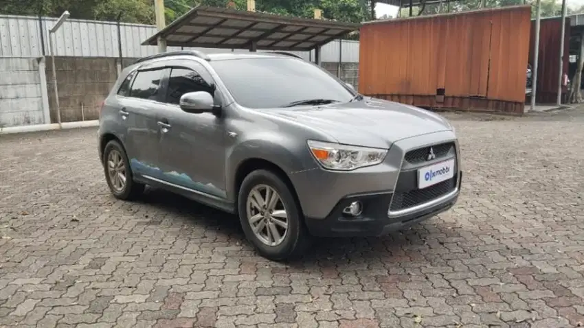 Mitsubishi Outlander Sport 2.0 GLS Bensin-AT 2013 Abu IS