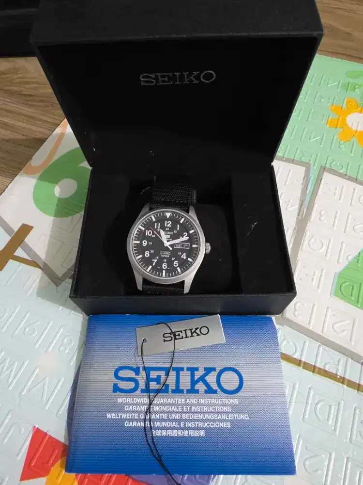 Jam tangan seiko 5 military black SNZG15K1