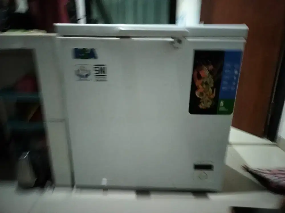 Lemari frezeer RSA 210