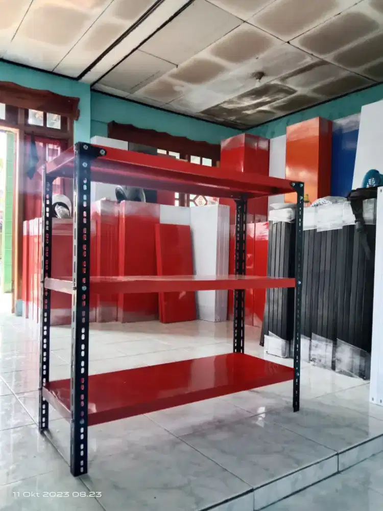 RAK BESI SIKU LUBANG SERBAGUNA