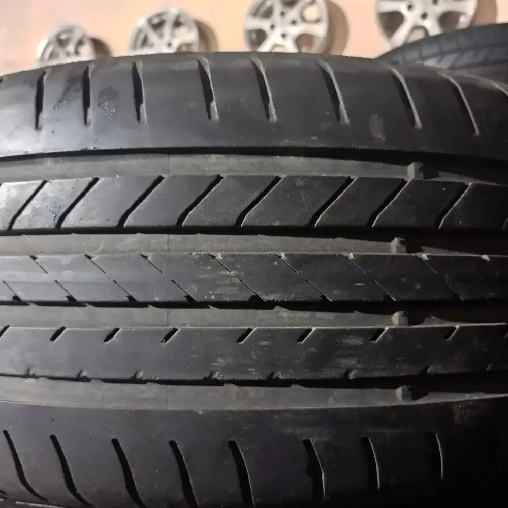 Ban mobil 235 45 r19 goodyear run flat