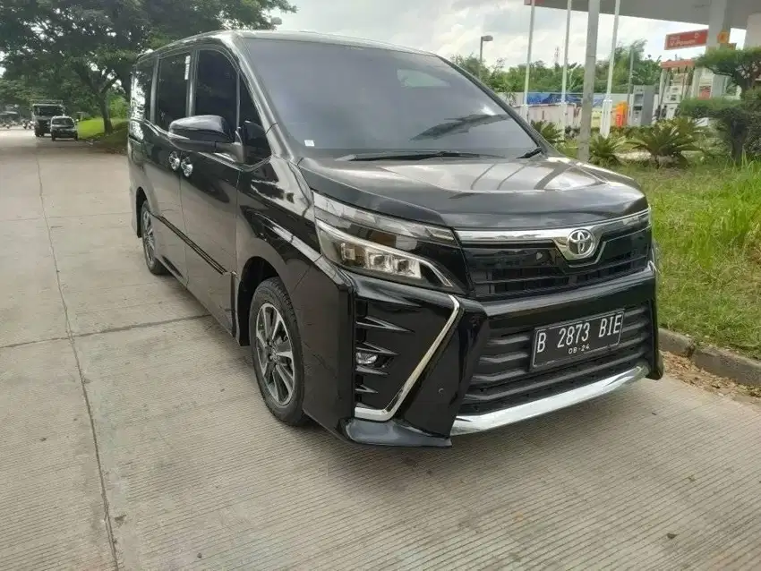 TOYOTA VOXY 2.0 2019 AUTOMATIC