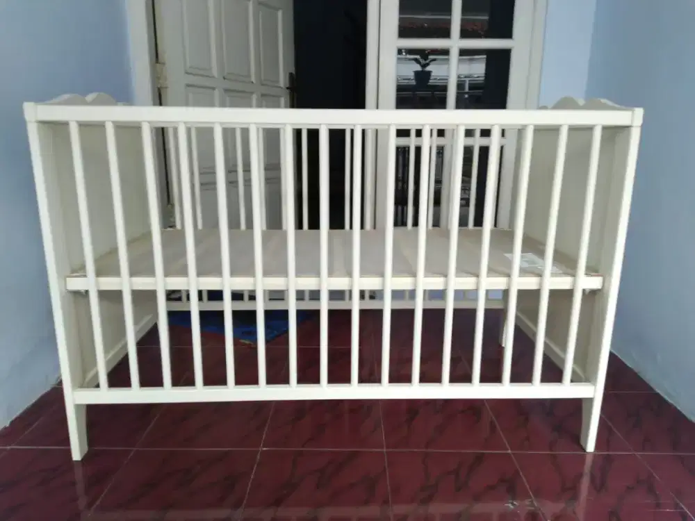 Ikea hensvik tempat tidur bayi