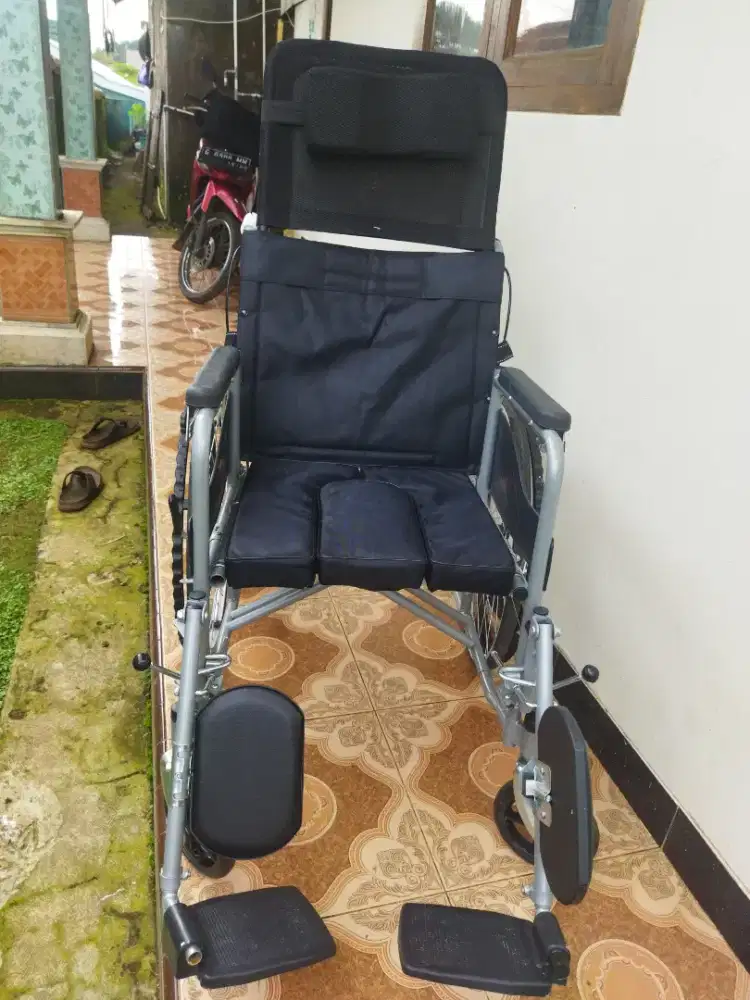 Jual cepat Kursi roda masih lumyn mulus