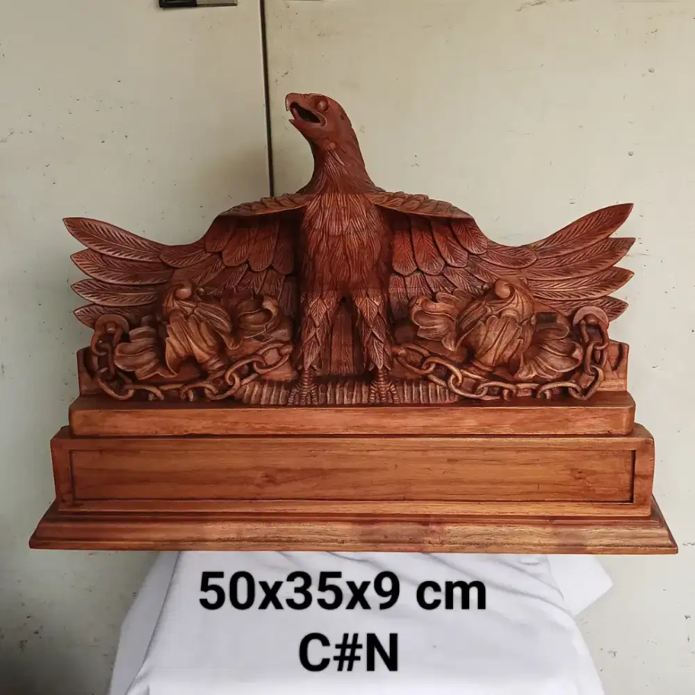 Papan nama meja, kayu jati, ukiran burung garuda