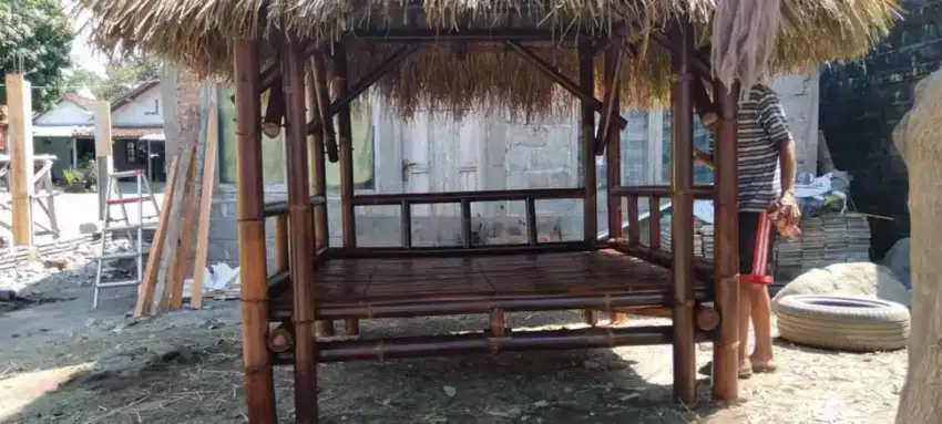 Gazebo bambu model tradisional banget