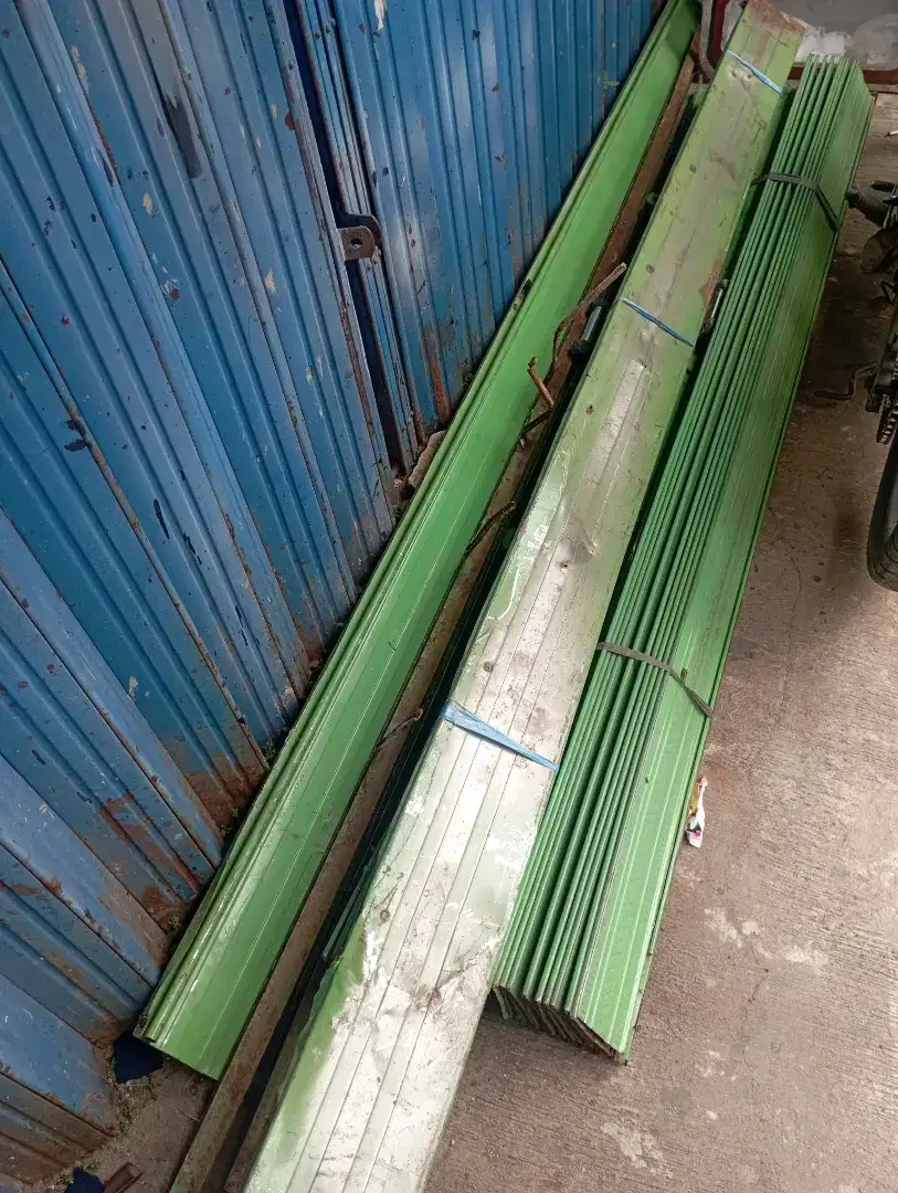 Folding gate 2,5x3,10 masih layak pakai