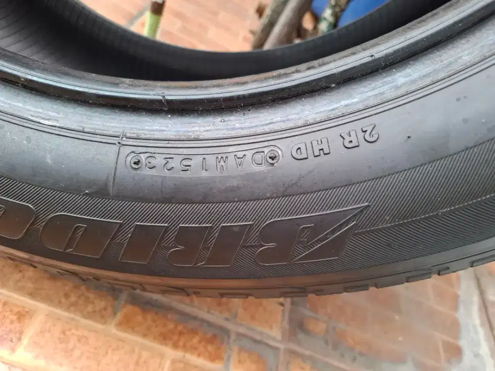 Ban bregestone ukr 225 60 18 nik 23