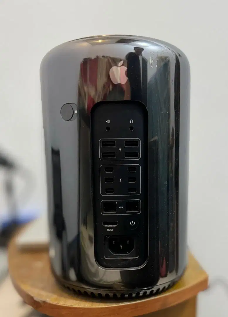 Apple Mac Pro 6,1 Dual GPU, 6-core Xeon E5
