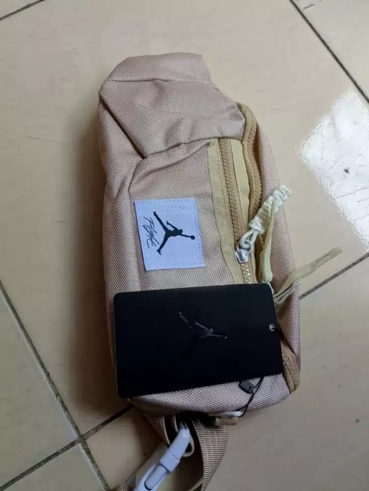 Tas selempang/waistbag original Jordan warna cream