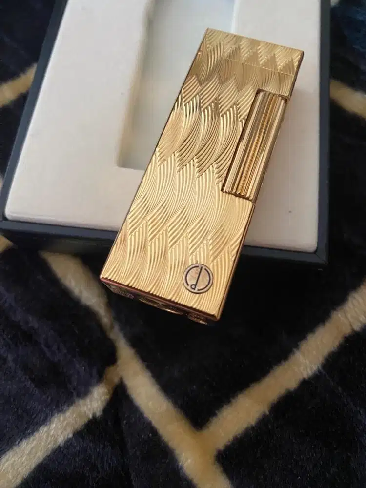 Dunhill Lighter gold Authentic