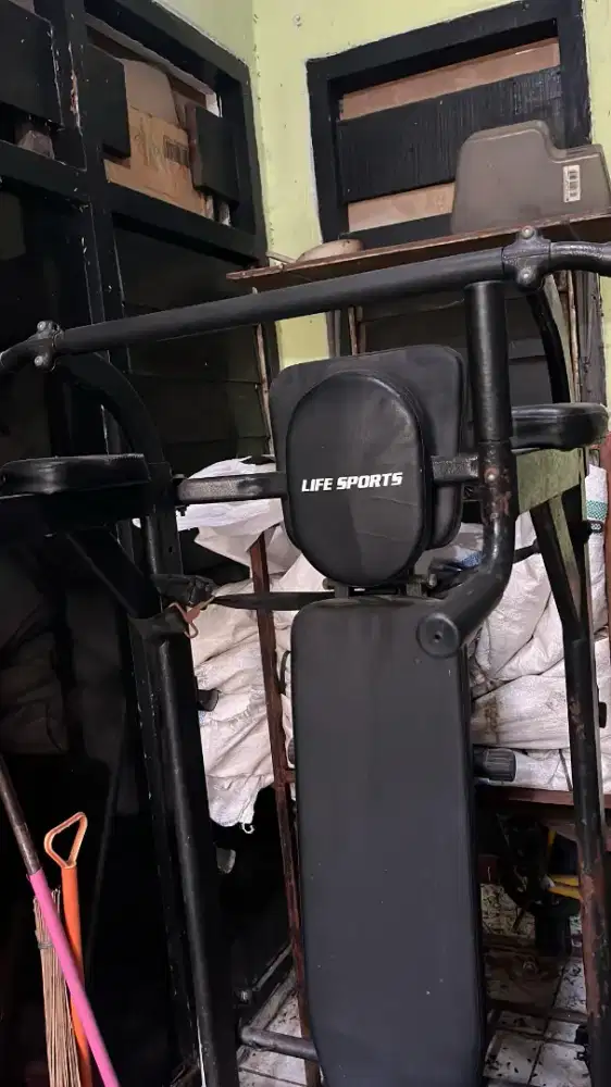 Alat fitness serba guna