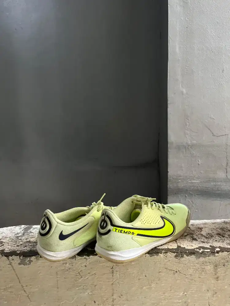 Sepatu Nike Tiempo