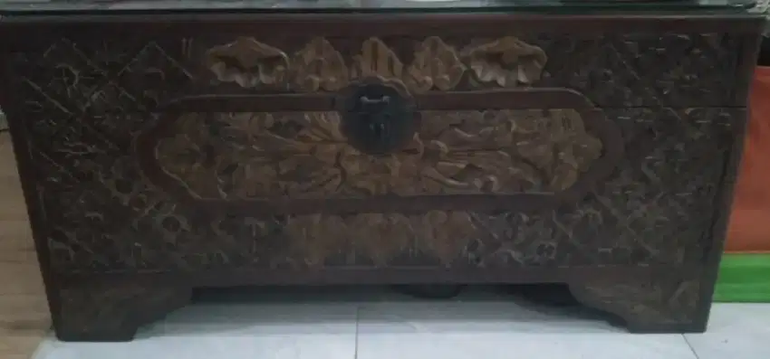 peti ukir khas Palembang