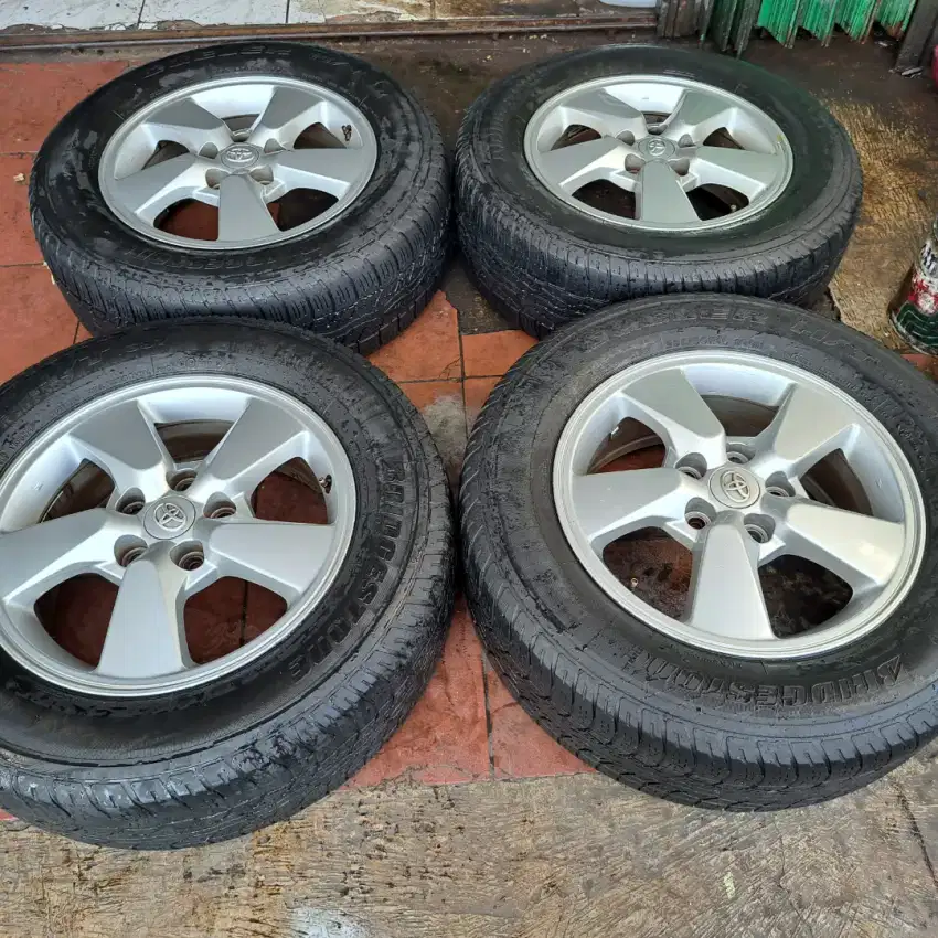 Oem rush ring 16 velg mobil ruah cocok buat innova gran max cary new