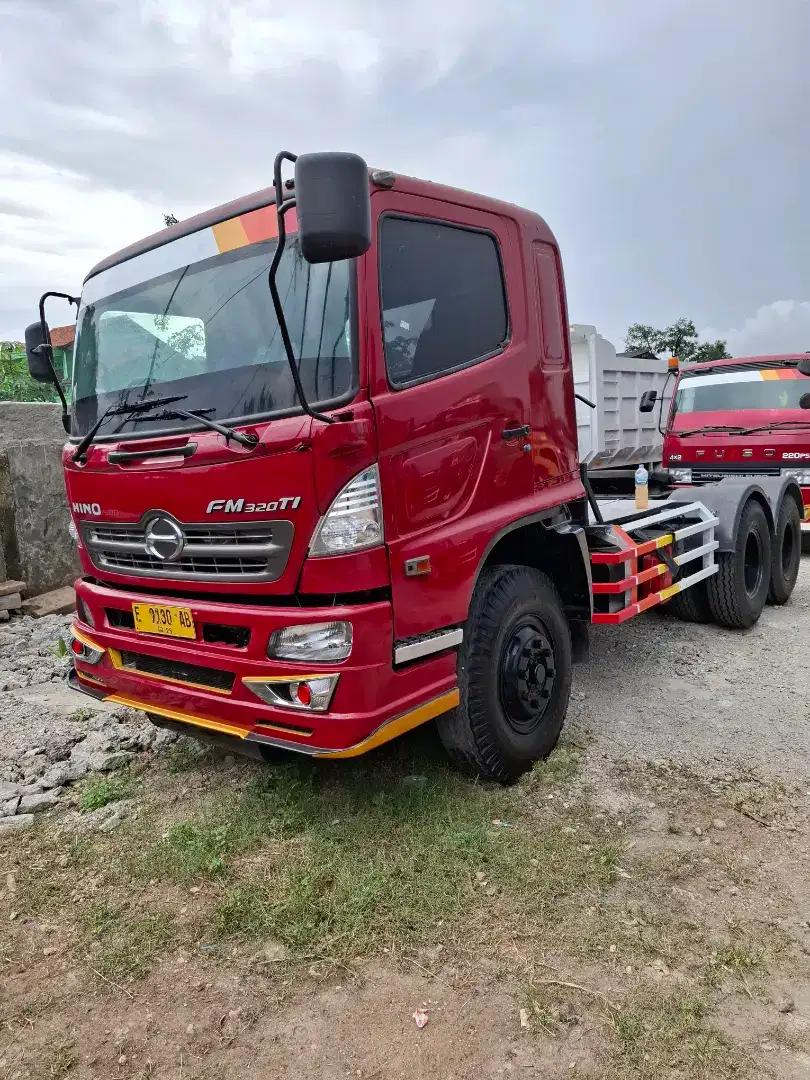 HINO FM 320 TI HEAD TRAILER