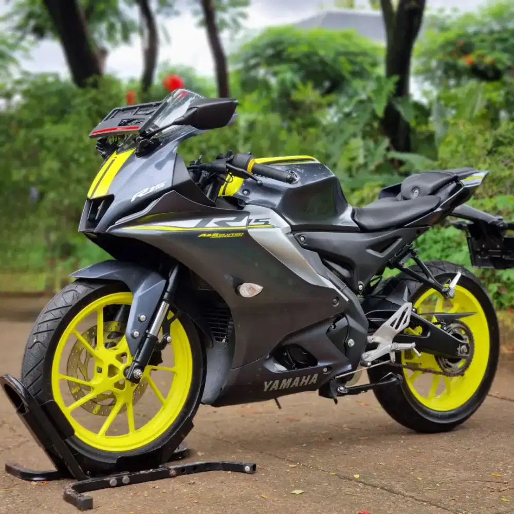 YAMAHA R15 V4 GREY 2023 KM 6K SUPERB MULUS PAJAK HIDUP