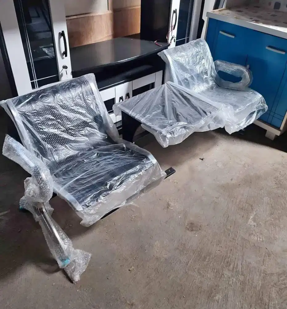 KURSI TUNGGU STANLES MODEL MEJA TENGAH