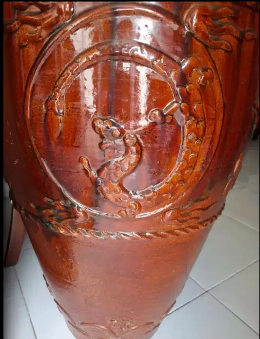 GUCI ANTIK KALIMANTAN MOTIF NAGA