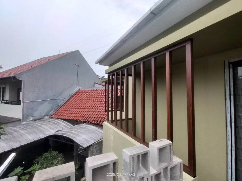 Alat pembatas dekorasi bernama kisi²