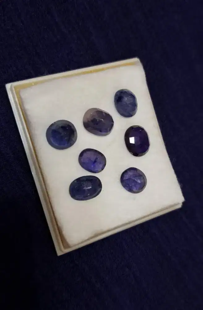 Batu blue saphire (africa)