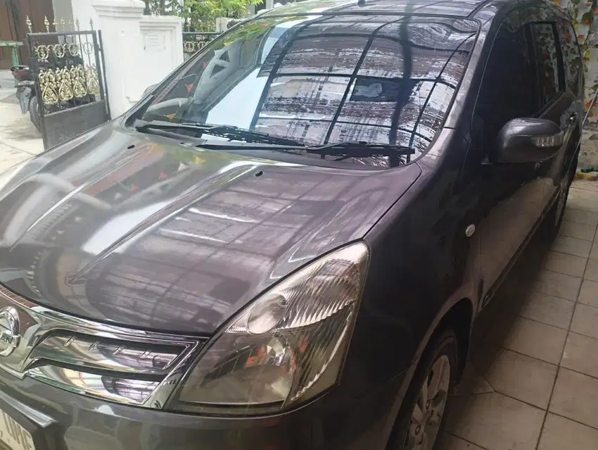 Nissan Grand Livina XV 2012