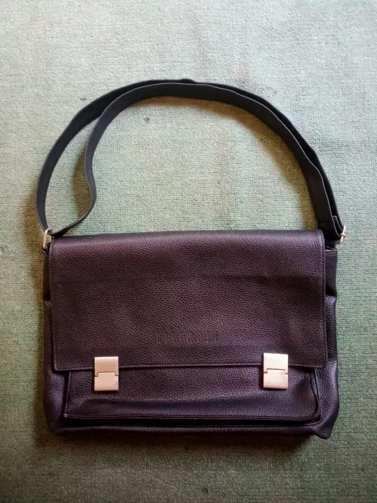 Tas Selempang Kulit BILTMORE