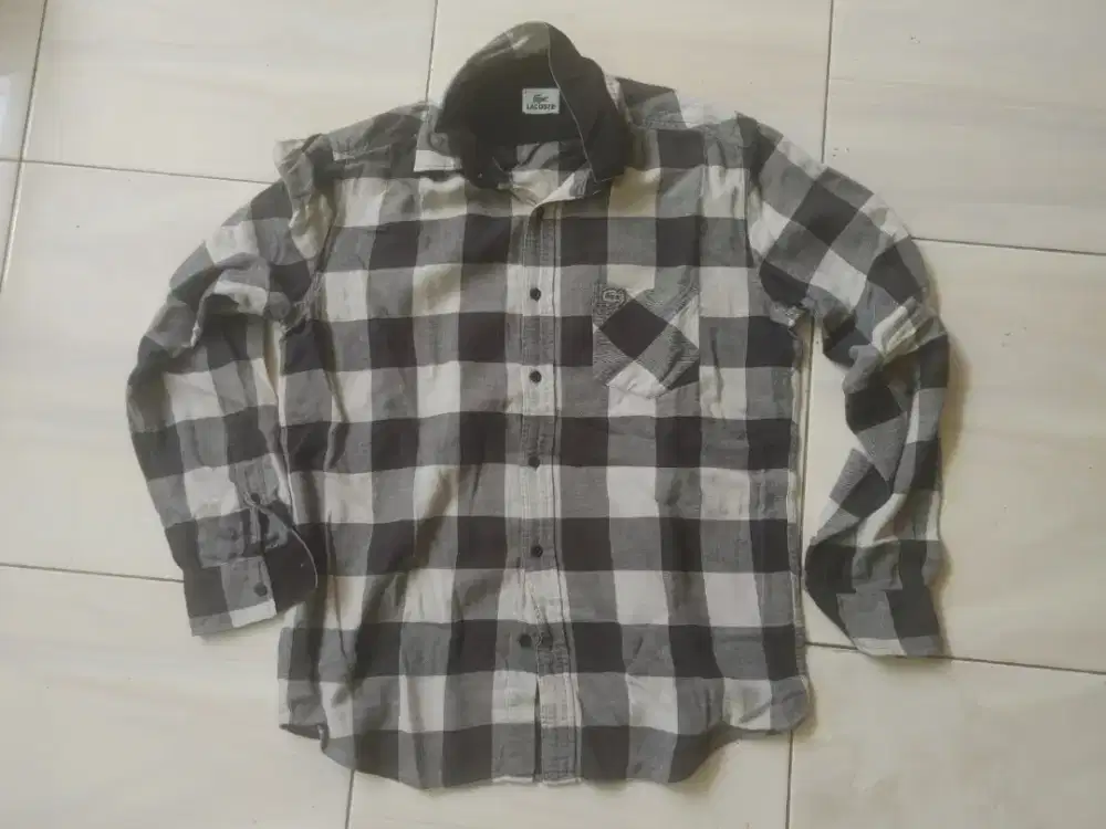 Kemeja panjang lacoste