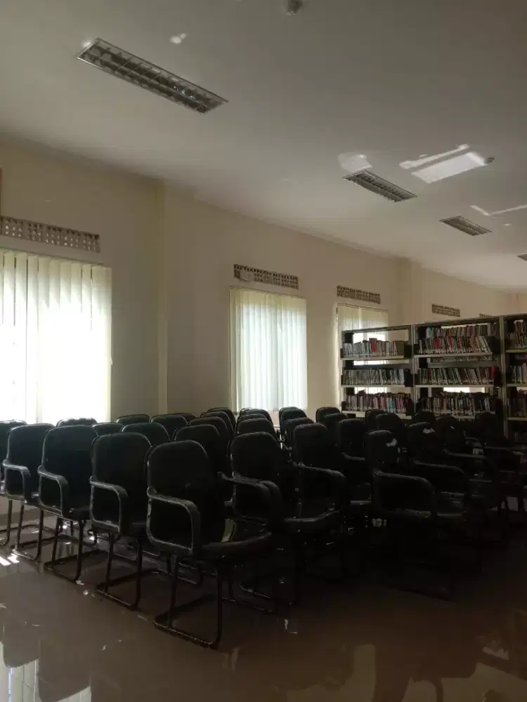 Kursi kantor staff garis, dan terima servis dan jual beli