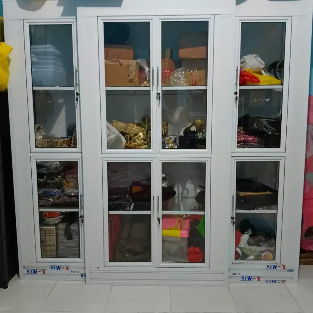Lemari Pajangan ALUMINIUM ukuran 2 Meter