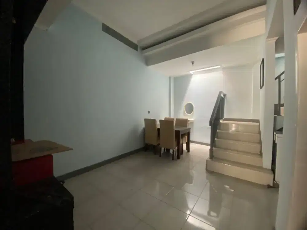 745 JUTA , RUMAH VILA RIZKI ILHAMI depan taman luas