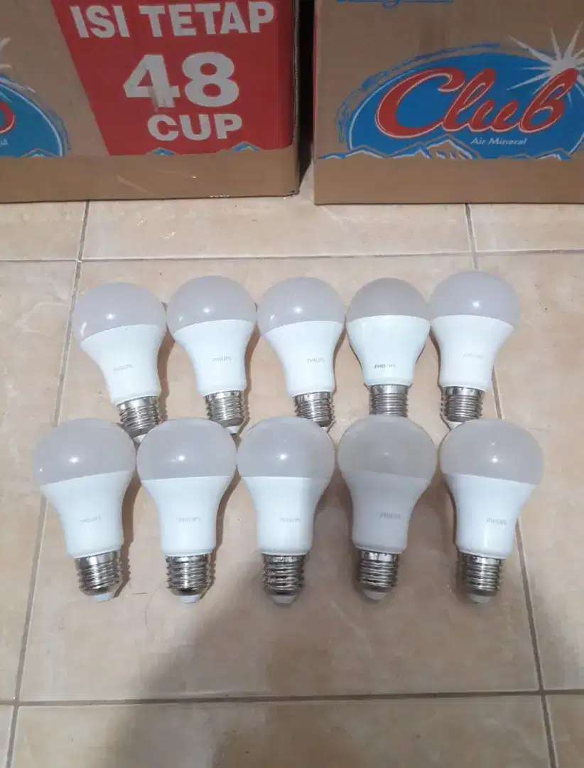 Lampu philips led 12 watt rekondisi