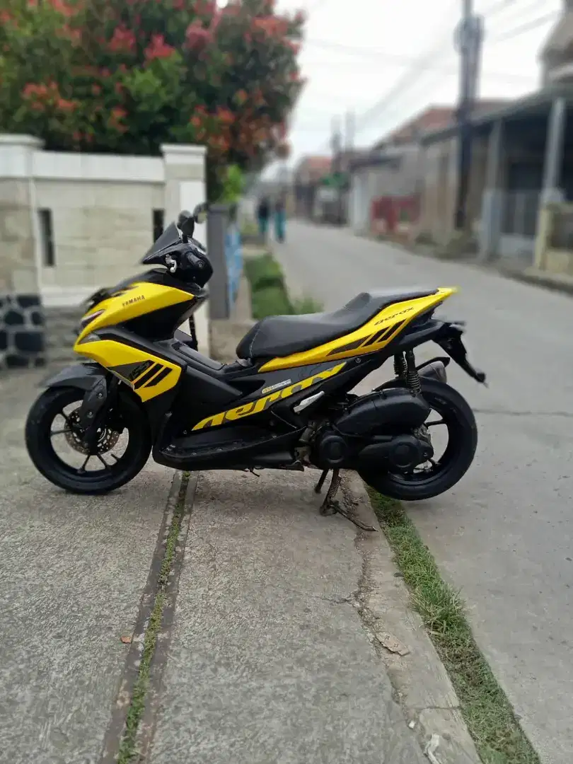 Yamaha aerox kuning plat bandung