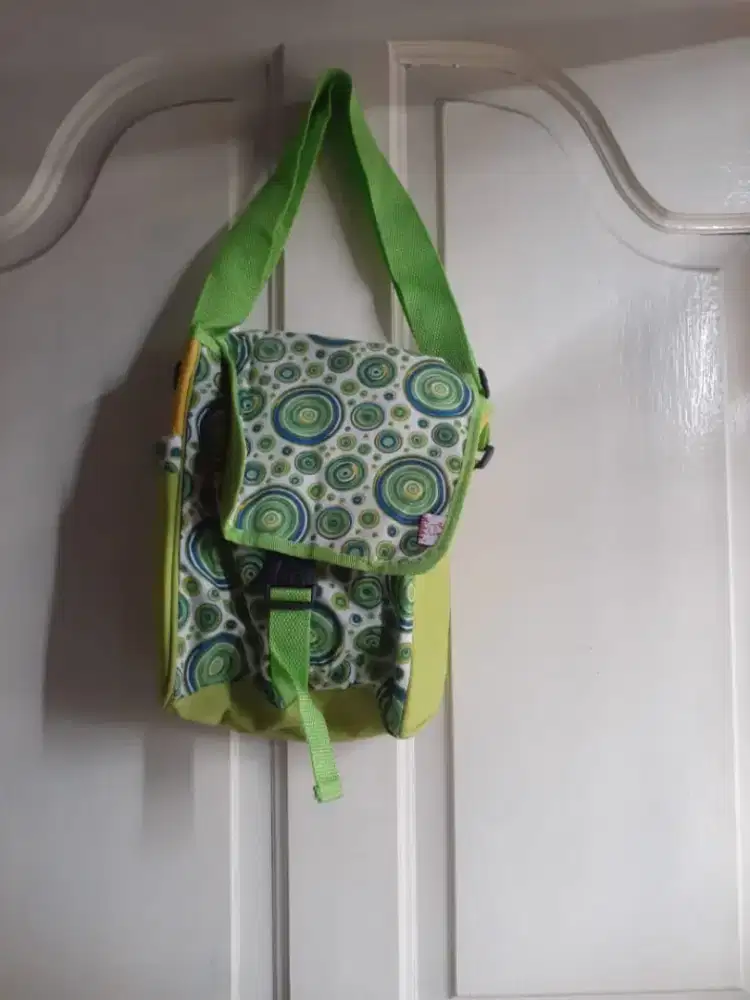 Di Jual Cepat : Tas Selempang Warna Hijau Keren.