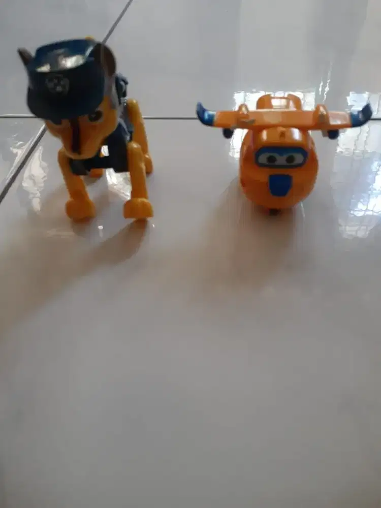 Di Jual Cepat : Mobillan Merk Super Wings Ada 2 Pcs .