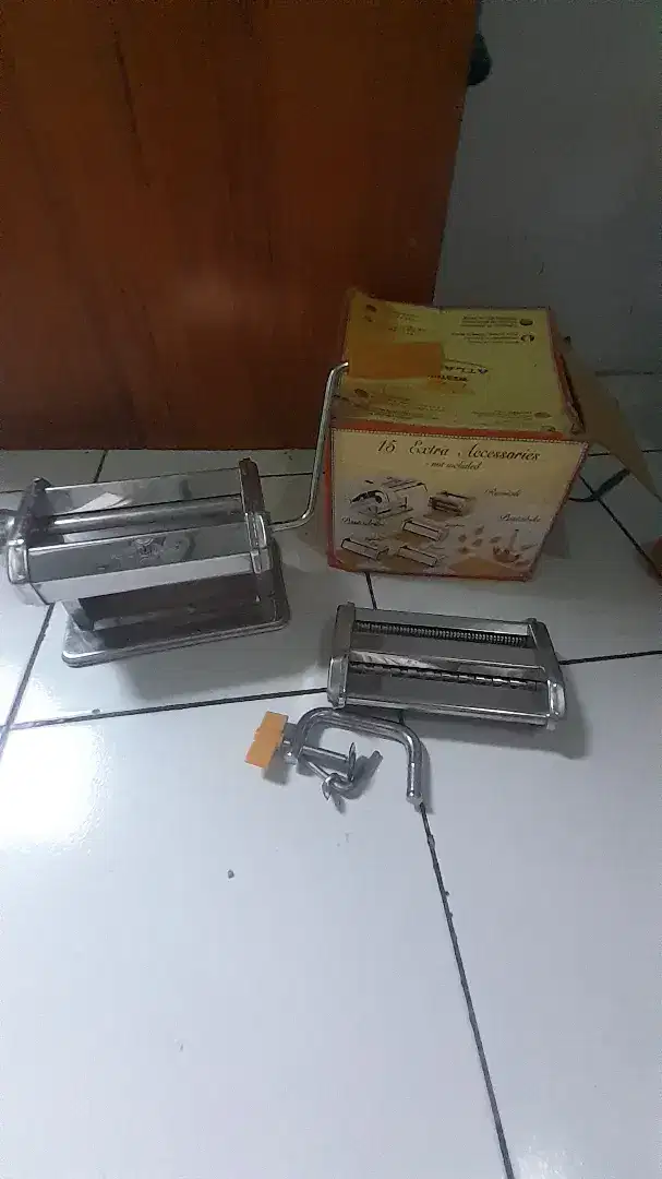 Alat giling kulit pangsit