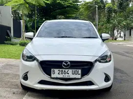 Mazda 2 R AT 2019 Putih