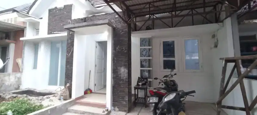 Di jual rumah di serpong park diamond