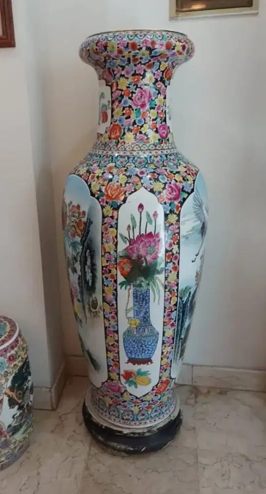 Gucci Keramik tinggi 140 cm