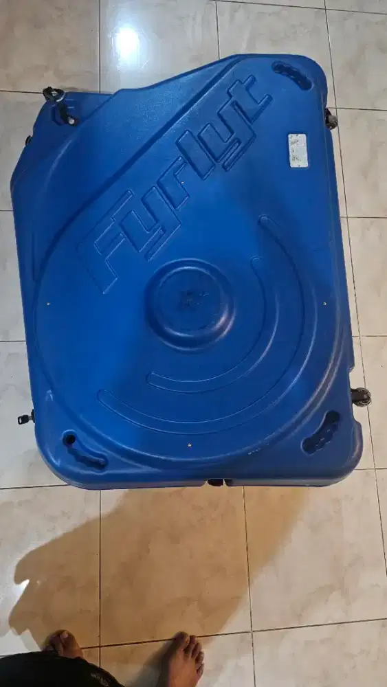 Box sepeda FYRLYT hardcase