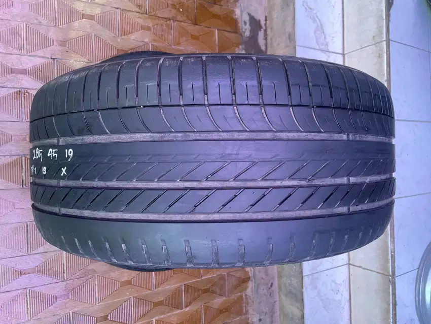 Ban Goodyear Eagle F1  RFT/Runflat 285 45 r19 1pcs